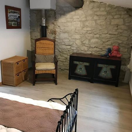 Le Grenier De Manee Villa Villemoustaussou Bagian luar foto