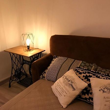 Le Grenier De Manee Villa Villemoustaussou Bagian luar foto