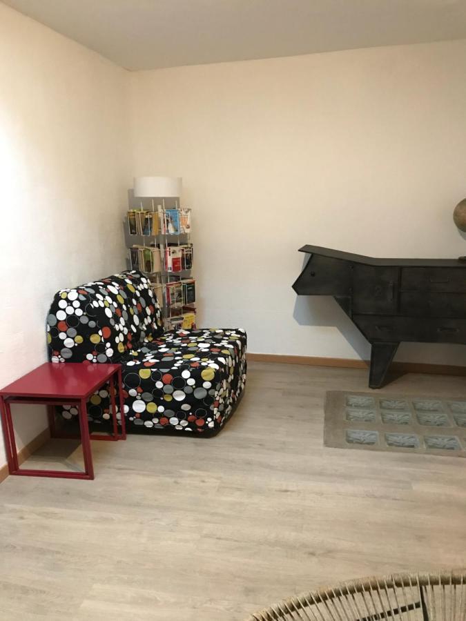 Le Grenier De Manee Villa Villemoustaussou Bagian luar foto