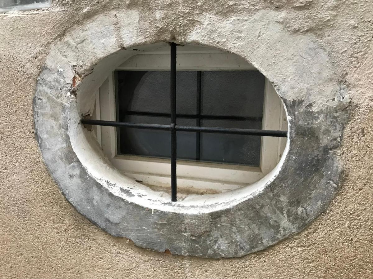 Le Grenier De Manee Villa Villemoustaussou Bagian luar foto